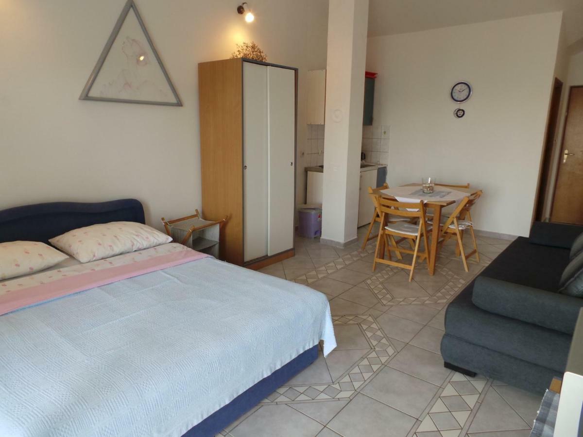 Apartmani Vjera Ribarica Bagian luar foto